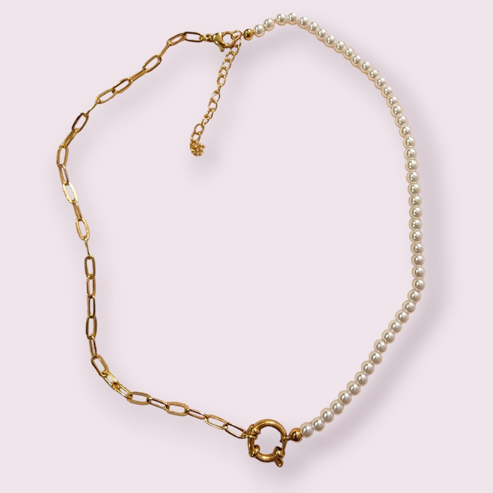 Price drop!! NWB slide Gold and Pearl Mixed Necklace